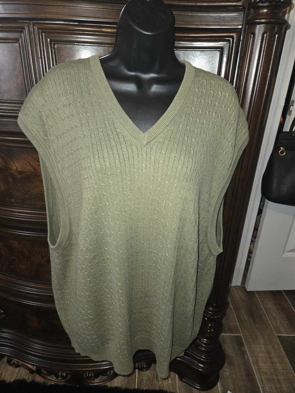 Lyle & Scott Scotland Mens XL Sweater Vest Sage Green V-Neck 100% Combed Cotton